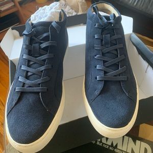 Banana Republic Model Richerd color Blue Leather suede. Size 8